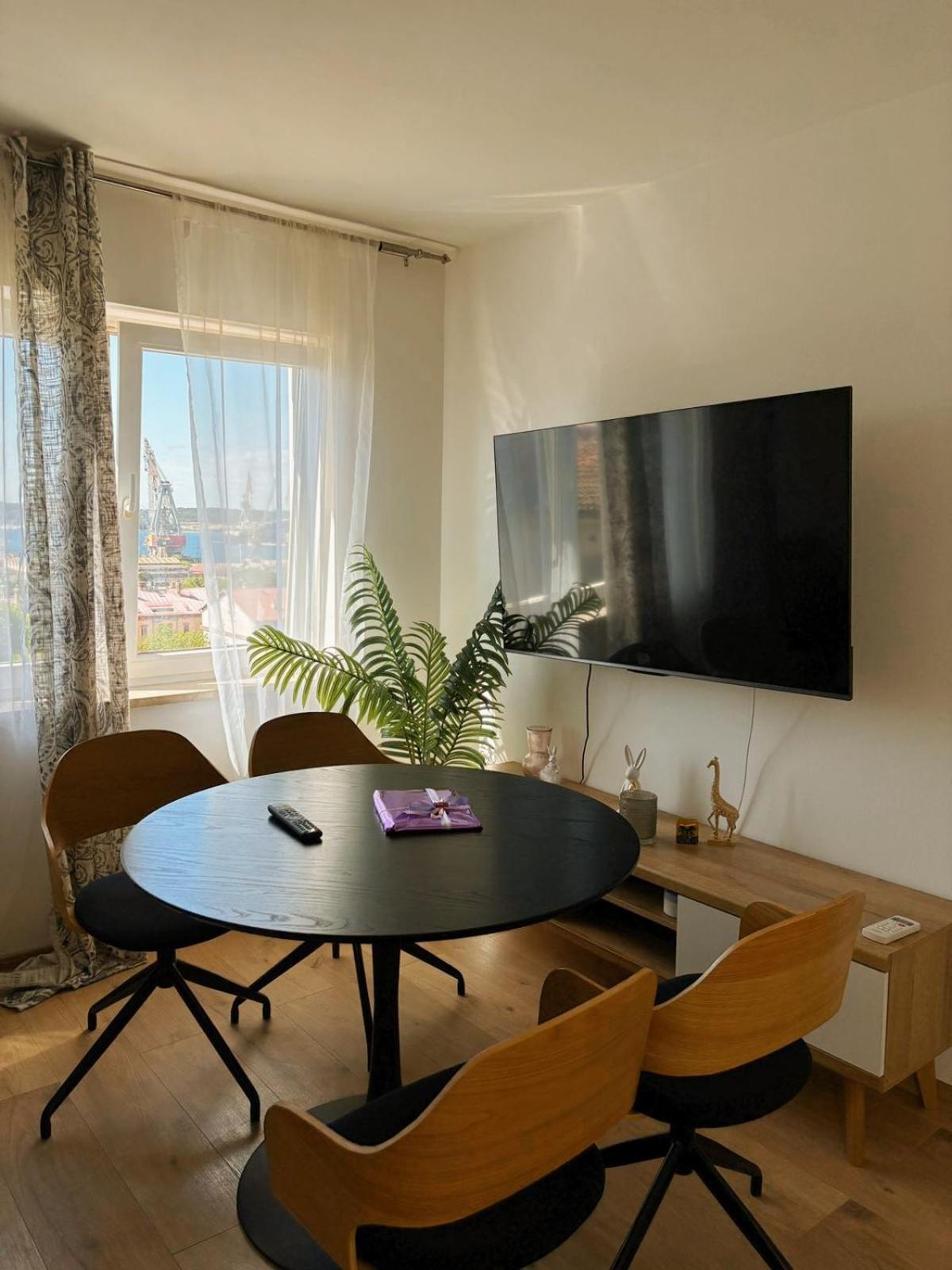 Ana Apartment Pula Ngoại thất bức ảnh